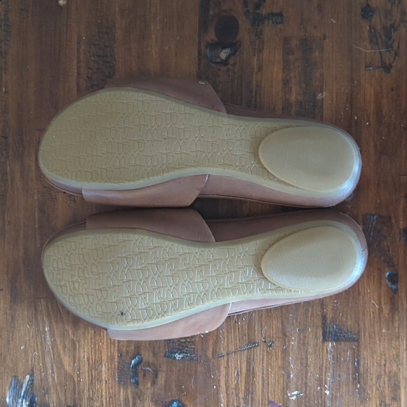 B.Makowsky leather flats